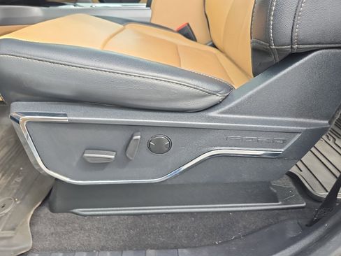 Used 2024 Ford F350 Lariat w/ Chrome Package image 18