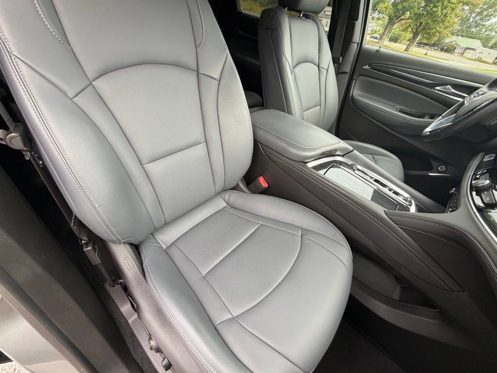 Used 2024 Buick Enclave Essence AWD/4WD image 38