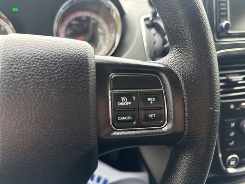 Used 2019 Dodge Grand Caravan SE w/ Power Convenience Group I image 18