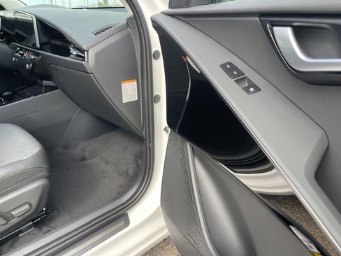 New 2024 Kia Niro Wave image 18