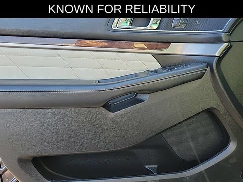 Used 2016 Ford Explorer Platinum AWD/4WD image 19