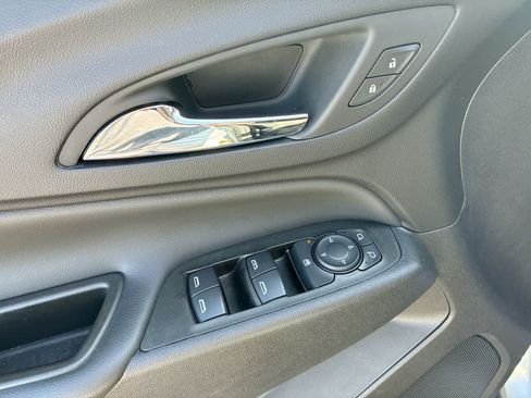 Used 2023 Chevrolet Equinox LT AWD/4WD image 22