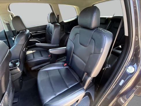 Used 2025 Kia Telluride S FWD image 20