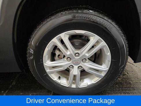 Used 2023 GMC Terrain SLE w/ Driver Convenience Package image 11