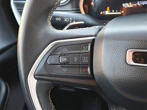 Used 2023 Jeep Grand Cherokee L Laredo image 24