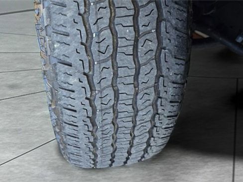 Used 2023 GMC Yukon AT4 w/ AT4 Premium Package image 33