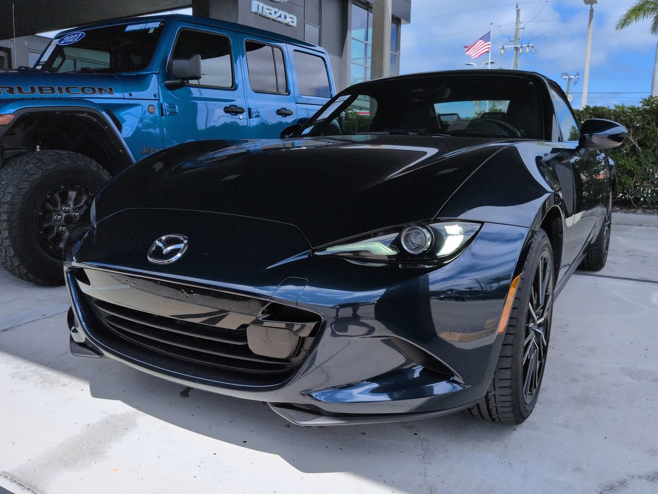 Used 2025 MAZDA MX-5 Miata Grand Touring w/ Weather Package RWD image 9
