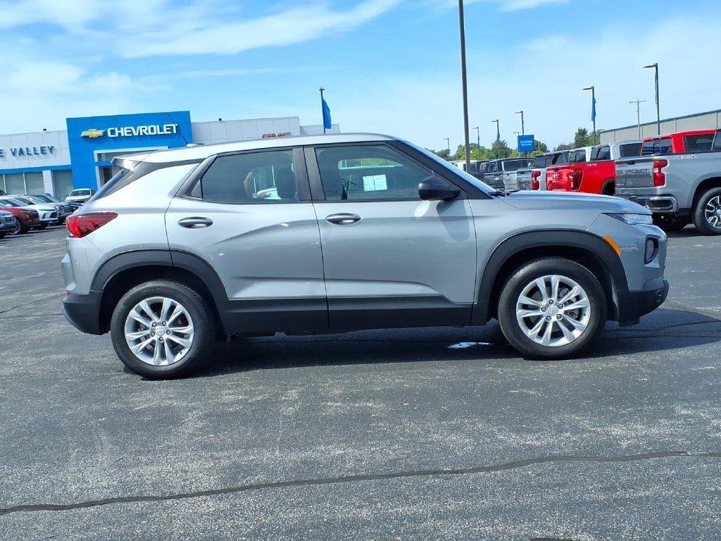 Used 2023 Chevrolet TrailBlazer LS FWD image 11