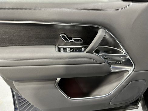 Used 2023 Land Rover Range Rover SE image 21