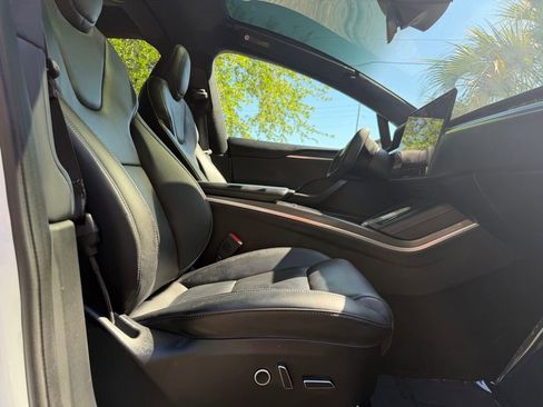 Used 2022 Tesla Model X Plaid image 35