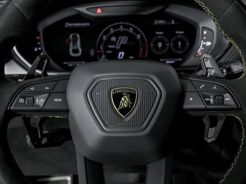 Used 2023 Lamborghini Urus Performante AWD/4WD image 28