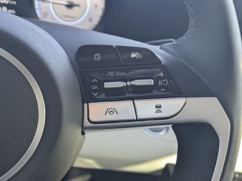 New 2026 Hyundai Elantra Limited FWD image 28
