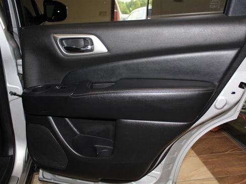 Used 2013 Nissan Pathfinder SL w/ SL Premium Pkg AWD/4WD image 34