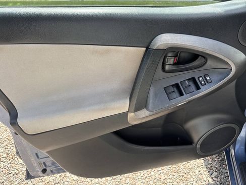 Used 2012 Toyota RAV4 4WD w/ Protection Pkg image 12