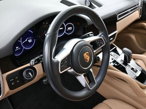 Certified 2022 Porsche Cayenne image 17