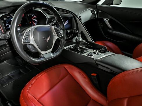 Used 2019 Chevrolet Corvette Stingray Coupe w/ Z51 1LT RWD image 15