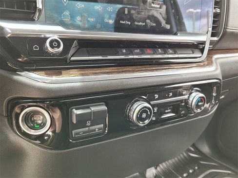 Certified 2024 GMC Sierra 2500 SLE w/ X31 Off-Road Package image 17