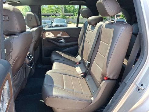 Used 2022 Mercedes-Benz GLS 450 4MATIC image 8