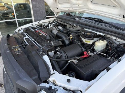 Used 2007 Ford F550 2WD Regular Cab Super Duty image 24