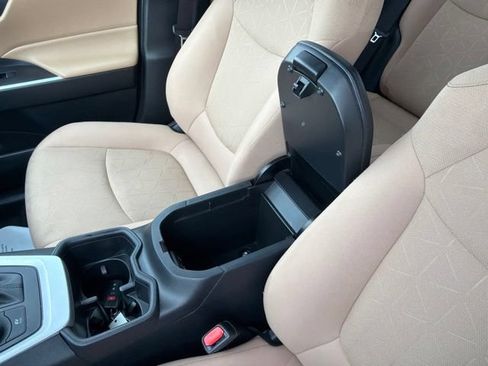 Used 2024 Toyota RAV4 XLE w/ Convenience Package AWD/4WD image 22