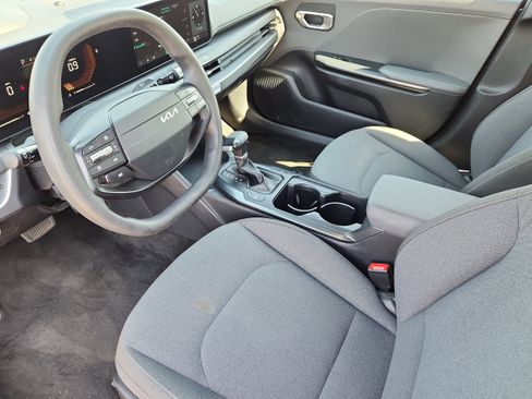 Used 2025 Kia K4 FWD image 9