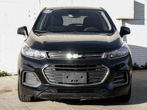 Used 2020 Chevrolet Trax LS w/ Tint and Cruise Package image 4