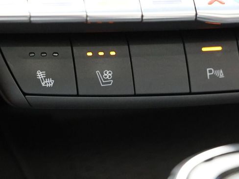 Used 2020 Cadillac CT4 Premium Luxury image 31