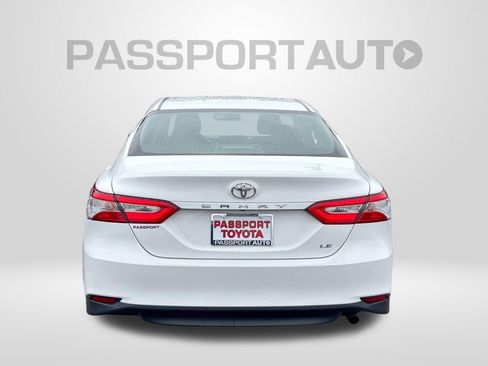 Used 2018 Toyota Camry LE FWD image 7