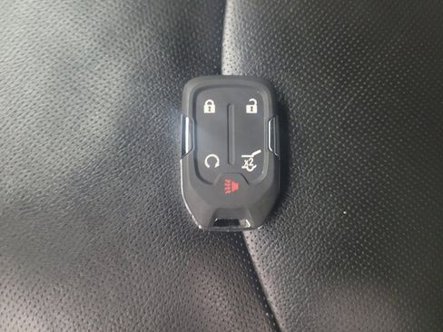 Used 2023 GMC Terrain SLT image 32