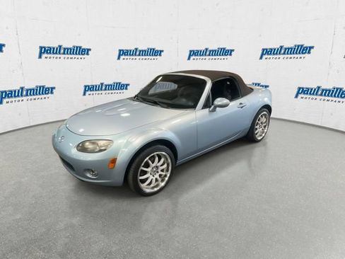 Used 2008 MAZDA MX-5 Miata RWD image 5