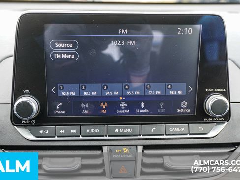 Used 2024 Nissan Altima 2.5 SV FWD image 41