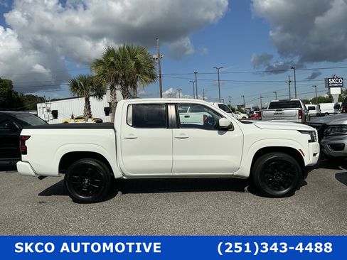 Used 2022 Nissan Frontier SV AWD/4WD image 6