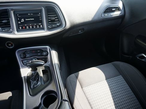 Used 2022 Dodge Challenger SXT image 20