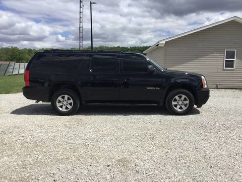 Used 2014 GMC Yukon XL SLE AWD/4WD image 2