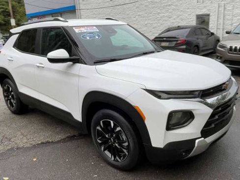 Certified 2023 Chevrolet TrailBlazer LT w/ Convenience Package FWD image 2