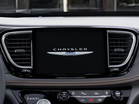 New 2026 Chrysler Pacifica Pinnacle image 18