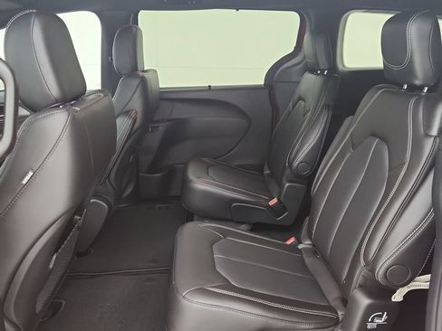 New 2027 Chrysler Pacifica LX FWD image 28