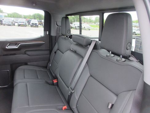 New 2026 GMC Sierra 1500 SLT AWD/4WD image 12