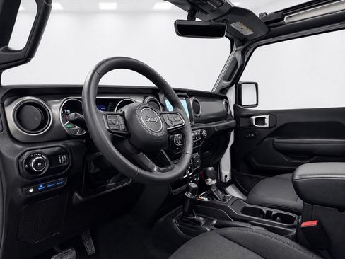 Used 2023 Jeep Wrangler Unlimited w/ Sun & Screen Package AWD/4WD image 19