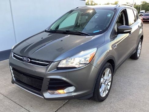 Used 2014 Ford Escape Titanium w/ Equipment Group 401A AWD/4WD image 2