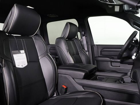 Used 2024 RAM 3500 Limited image 29