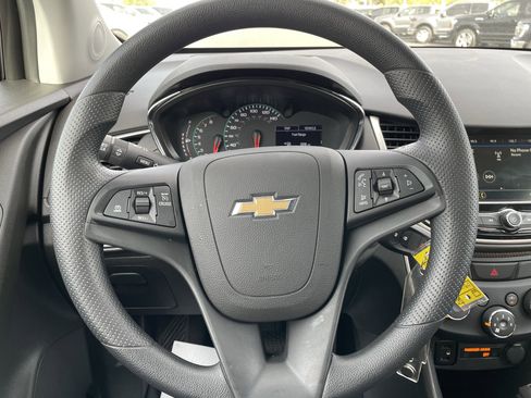 Used 2019 Chevrolet Trax LS w/ Tint and Cruise Package image 17