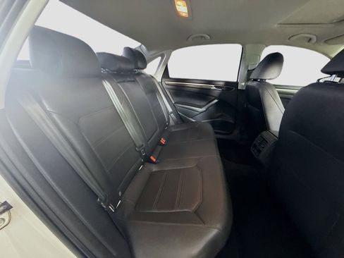 Used 2016 Volkswagen Passat 1.8T SE w/ Lighting Package image 27