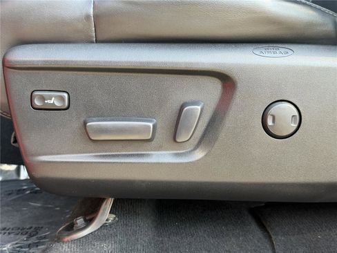 Used 2017 Toyota Tundra Platinum AWD/4WD image 20