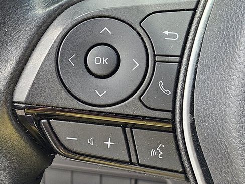 Used 2023 Toyota Venza XLE AWD/4WD image 23
