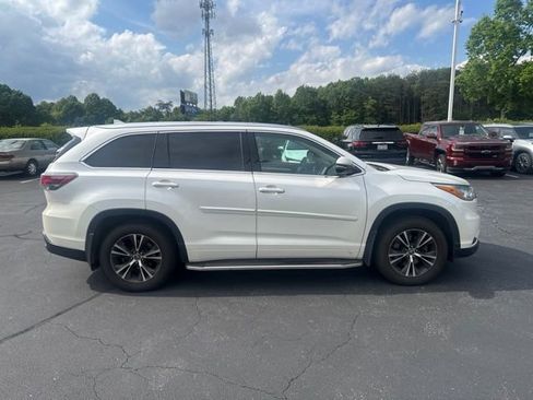 Used 2016 Toyota Highlander XLE w/ Protection Package #3 AWD/4WD image 8