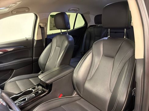 Used 2022 Buick Envision Essence w/ Technology Package I FWD image 23