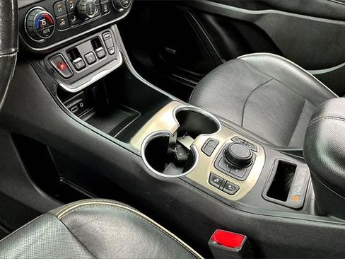 Used 2019 GMC Terrain Denali w/ Advanced Safety Package image 14