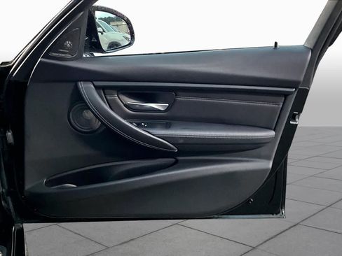 Used 2018 BMW M3 RWD image 23