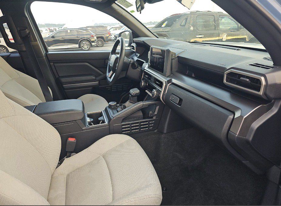 Used 2026 Toyota 4Runner SR5 AWD/4WD image 9